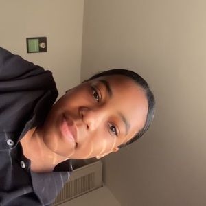 Meet your Posher, Whitney